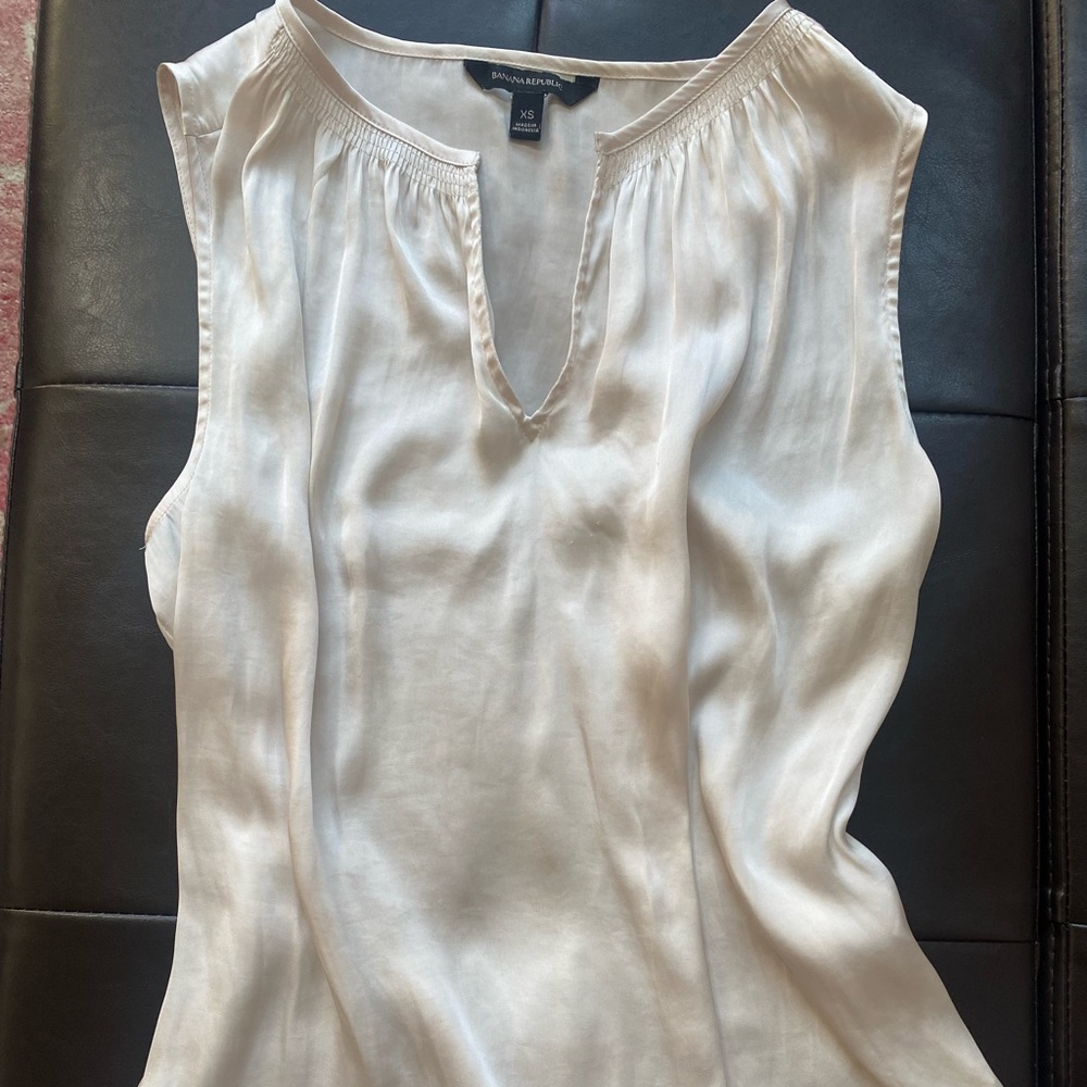 Banana Republic women Beige Top Shell